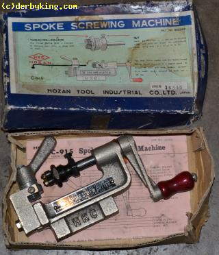 HOZAN  Spoke  Screwing  Machine